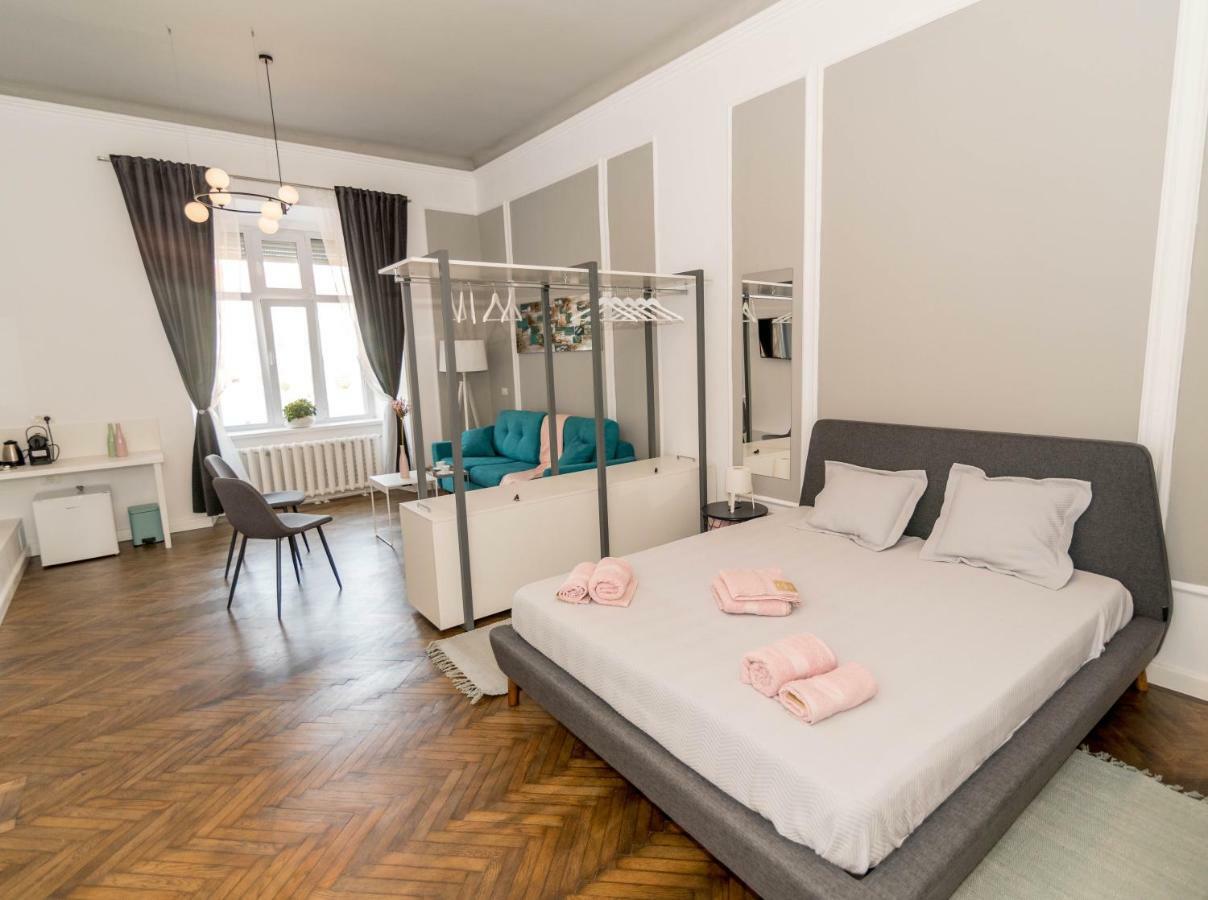 Central Premium Suites Timisoara Exterior foto